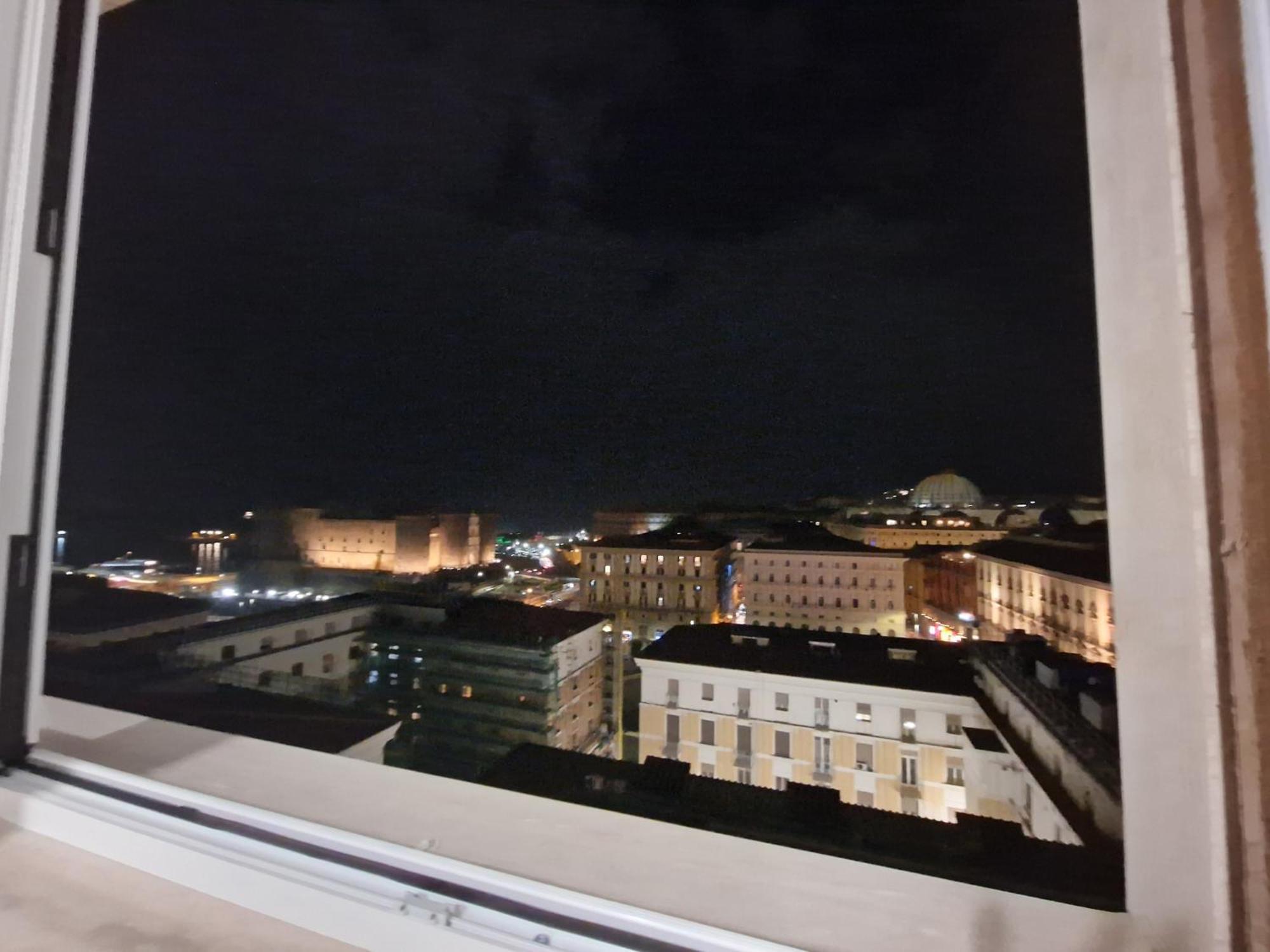 Neapolitan Skyscraper Suites Eksteriør bilde