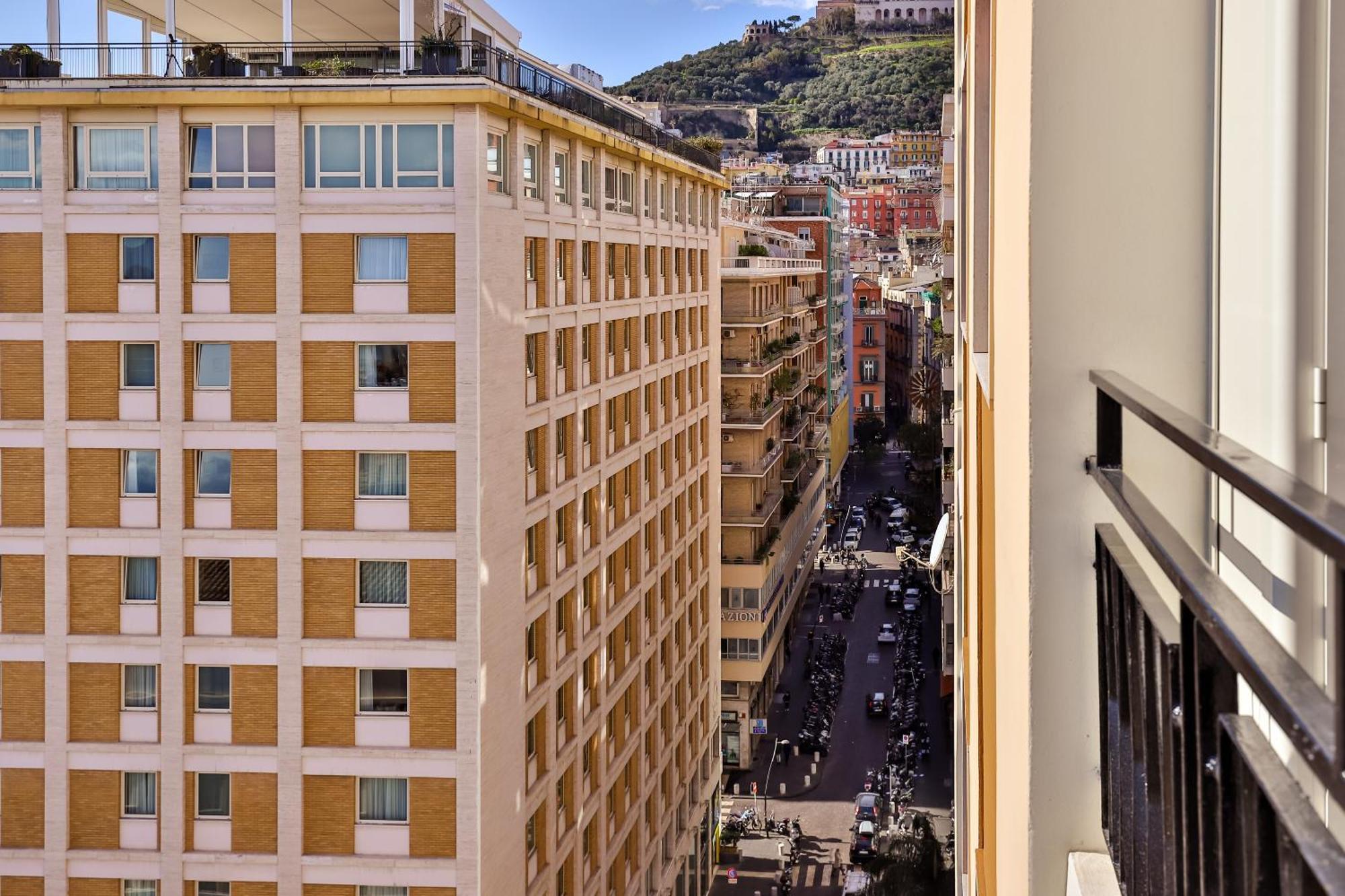 Neapolitan Skyscraper Suites Eksteriør bilde