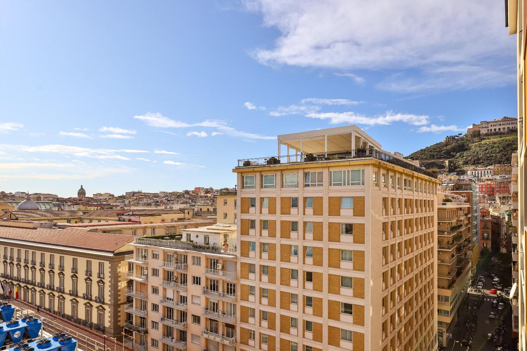 Neapolitan Skyscraper Suites Eksteriør bilde